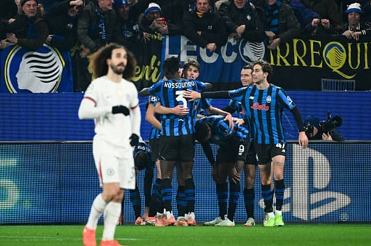 De Ketelaere Membalikkan Keadaan di Bergamo: Atalanta Tumbangkan Chelsea 2-1, The Blues Kian Tertekan