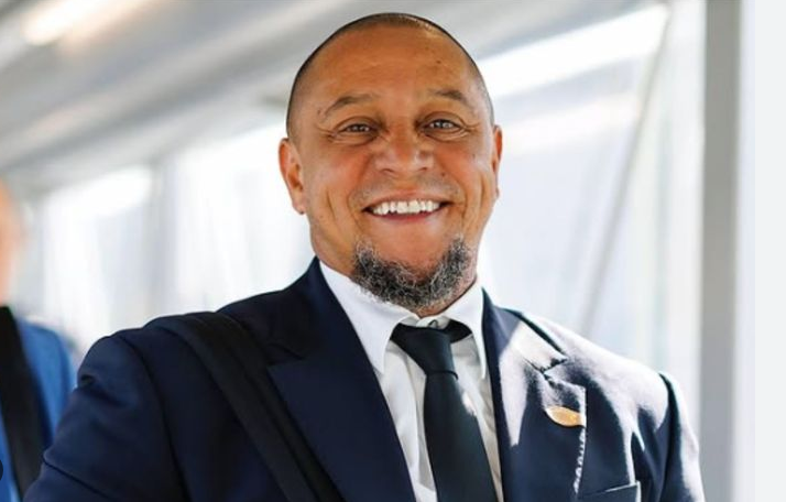 Roberto Carlos Pulang dari Rumah Sakit Usai Prosedur Jantung, Legenda Brasil Fokus Pemulihan