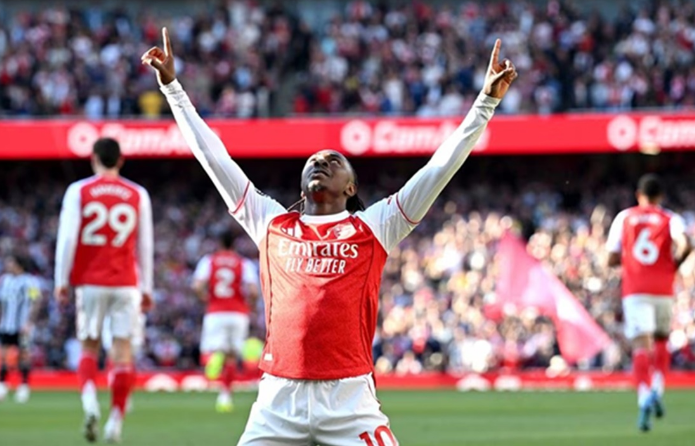 Gol Melengkung Eze dan Napas Lega Arteta: Arsenal Merebut Kembali Takhta Liga Primer