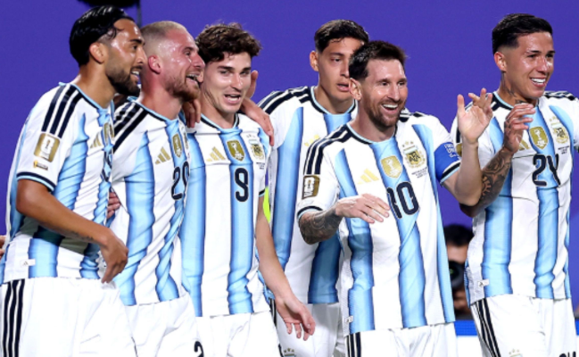 Messi Tetap Jadi Magnet, Argentina Melenggang ke 32 Besar dengan Langkah Mantap