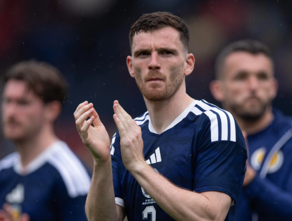 Kejutan Bursa Transfer: Andy Robertson Resmi Gabung Tottenham Hotspur